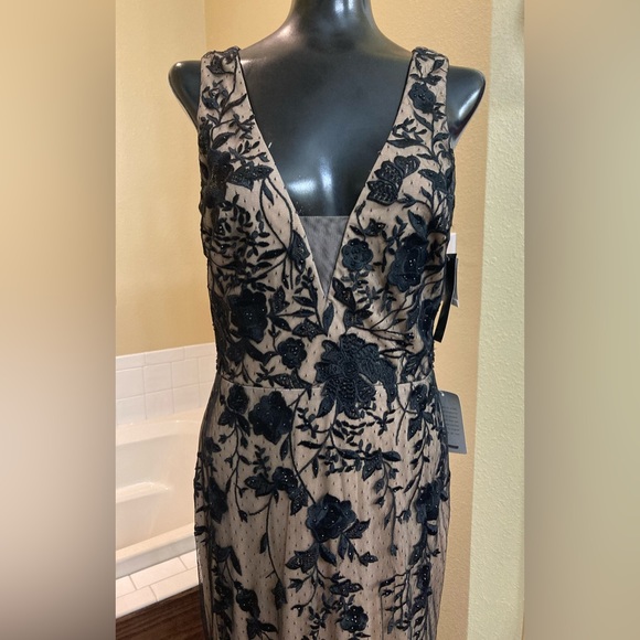 Betsy & Adam Long V-Neck Embroidered Gown. NWT. Size 8. - Picture 8 of 14